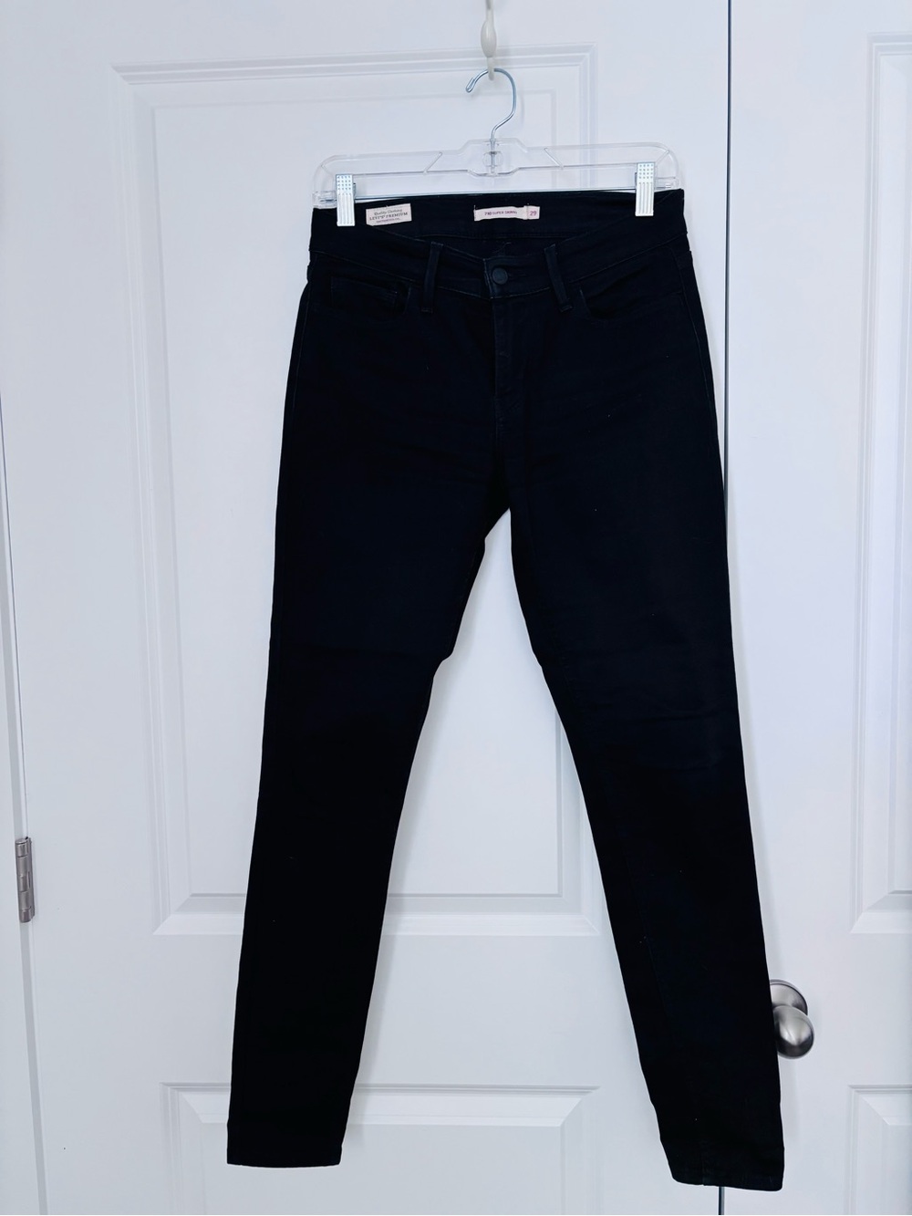Levi’s 710 Women's Black Mid-rise Skinny Jeans